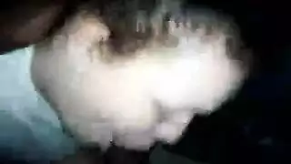 حمى المص: هي تحب أن تستنزف عمودًا أسمرًا ضخمًا