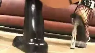 فتح الغشاء مع خروج الدم
