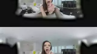 شانيل يستون
