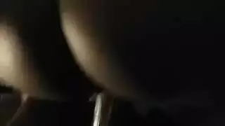 للمبتدئة الذي يتبول في الجينز