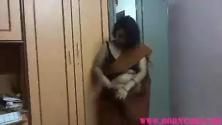 فرج إيطالي يُحفر في جنس خشن