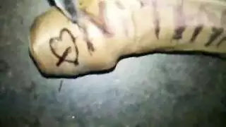 شاب وسيم يغوص عميقاً في كس وردي رقيق