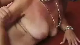 حوريات مسنات في إيلاج مزدوج شديد