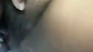 فتيات مراهقات يعرضن فروجهن الملساء المحلوقة