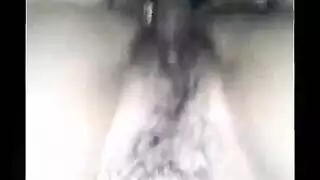 الأم الناضجة تعلم الشاب كيفية ممارسة الجنس بقوة