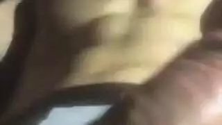 فتاة صينية صغيرة تأخذ قضيب أسود في الحمام