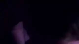 مراهقة حلماتها قاسية تحصل على مهبلها المضغوط من قبل عشيقها