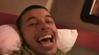 فتاتان مثيرتان تدمران بقضيب أسود ضخم في فيلم إباحي