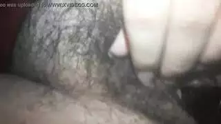 مفلسة ومثيرة: جماع جنسي بفرشاة قضيب