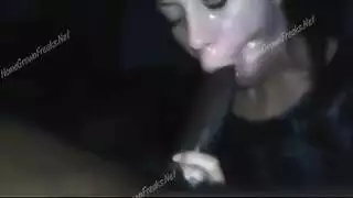 استيقظت بحاجة إلى الجنس، فصورت فرجها