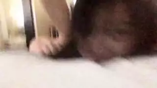 هاوية شابة تريد تدمير مهبلها الضيق