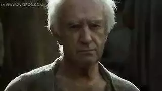 سحق بنتها بتجاه والدتها