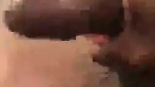 السمراء الشاذة تصطاد الرجال بثدي مترهل لإباحية قاسية