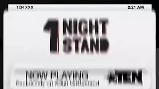 صديقات العائلة يصبحن رفيقات جنس في مشهد صريح