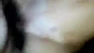 لقطات خلفية من منظور الشخص الأول ووضعية الكلب العدوانية