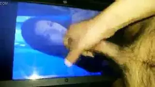 كرتون إباحي: ممثلة مشهورة في ثنائي جنسي صريح