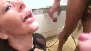 متعة المد: فرج وقضيب في الأمواج