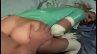 علاج الممرضة: نكاح ومص قضيب طوال الوردية