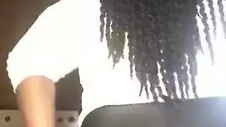 عارضات إبوني ولوحة عارية