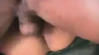 أكبر زب يفتح فتاة مع سيلان دم