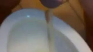الااب يمنع بنته من الذهب
