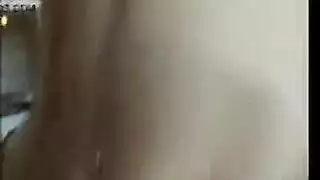 كس صغير ضيق يلتقي بأول قضيب صلب سميك