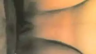 أفلام عربية ساخنة: سرير ابن العم يُستغل من قبل مصرية ممتلئة وقضيب صلب