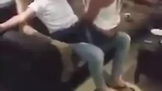 قحبة تونسية تتعرض للضرب من سائح عربي غني في مشهد نيك متقلب إباحي