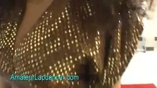 تمتص الديك ويعطي