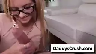 جنس فموي مثلث: ستار، مانسون و آر إكس في مأدبة فرج مبلل