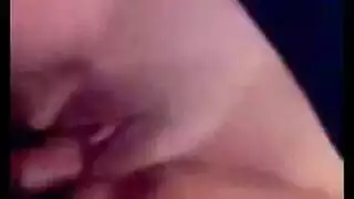 إكس إكس إكس عنيف: كريشنا يملأ كل فتحات كارينا