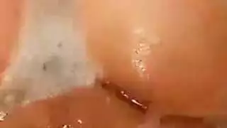 المجري كرة سلة في أعلى الصفحة