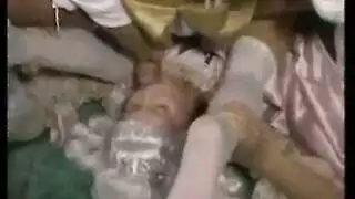 جنس عنيف: فتاة متلهفة تطحن بخشونة على عضوة صلبة