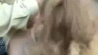 مشهد جنس بالسيارة مع غصّ بالحلق وتغطية الوجه