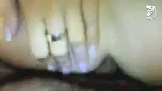 لاتينية ماكرة تنيك فارسًا متزوجًا في منزل فارغ
