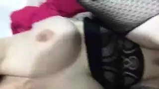 امرأة لبنانية تتوسل لجماع شرجي قوي وتقذف بصوت عال