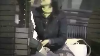 شاب يكون مع حبيبته وتتسمع عنهم فتات بالغة وترتدي بزاز بلاستيكية وتلحق بهم