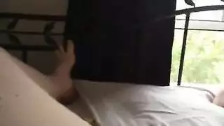 اللون وعشيقها وام