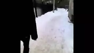 فستان اسود وفرو