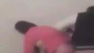 شاب يضحك على خالته وينفرد بها ويربطها وينيكها بعنف وهي ترفض