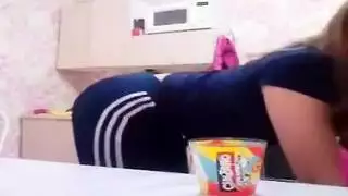 تطلب خدمة الغرف