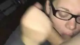 الحبيب السابق يقذف على وجه الشقراء في مشهد إباحي