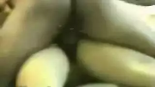 مداعبة الكس والصدر وهي نايمة