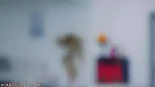 انا وخطيبتي وعاملة المساج