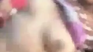 بنت تتبول في الكاس