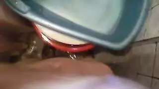 إباحية مجانية: قضيب ضخم يكسر فرجها المبلل
