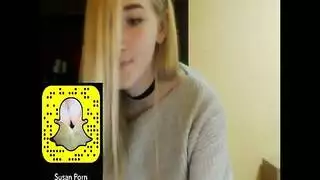 فتاة سناب شات تتباهى بمهبلها المبلل وتتعرض للنكاح