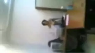 فتاة مزرعة مصرية ممتلئة الصدر تتوق لقضيب عربي قوي