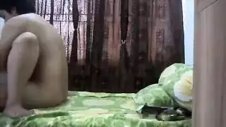 سحاقيات اخوات مص شفه