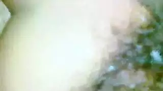 ولد يختصب عمته المحجبة الخجولة